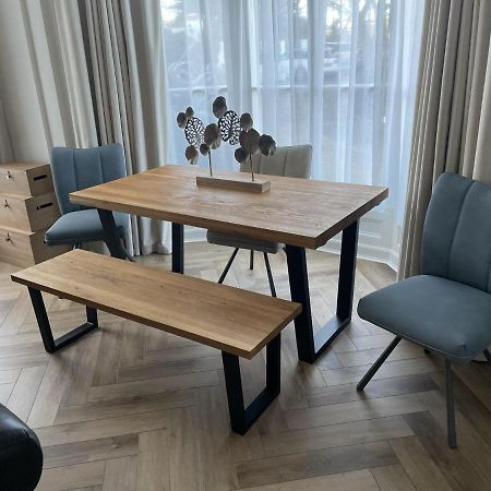 Stunning 2-Bed-2Bath Apt In Whitby With Parking Appartement Buitenkant foto