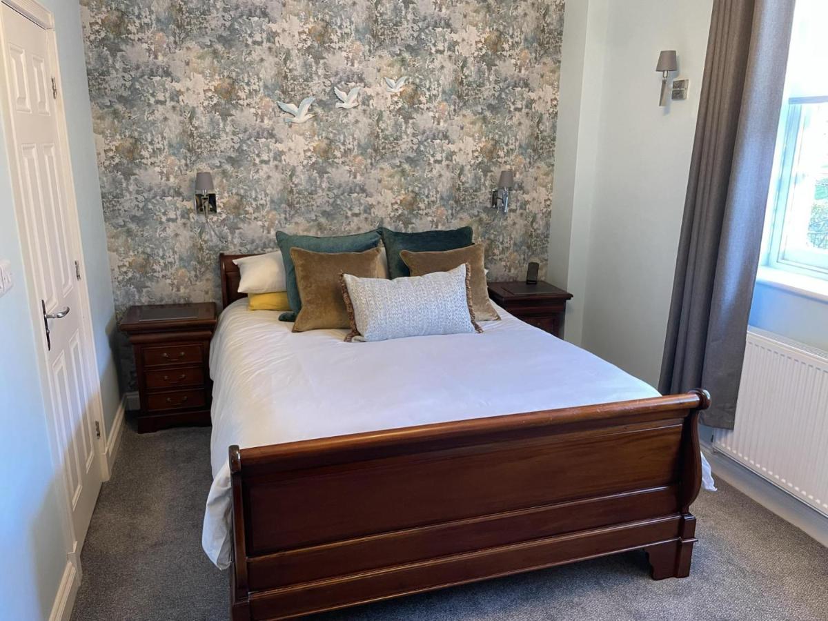 Stunning 2-Bed-2Bath Apt In Whitby With Parking Appartement Buitenkant foto