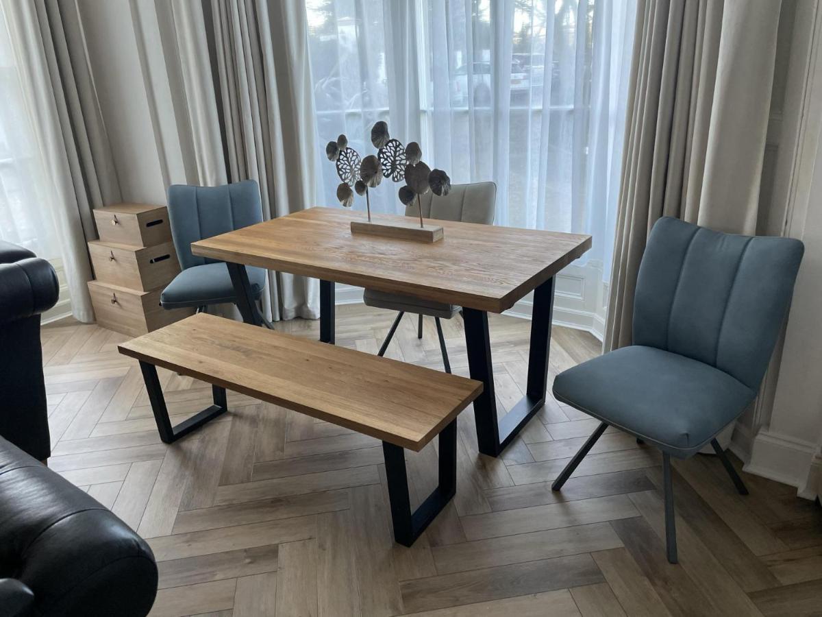 Stunning 2-Bed-2Bath Apt In Whitby With Parking Appartement Buitenkant foto