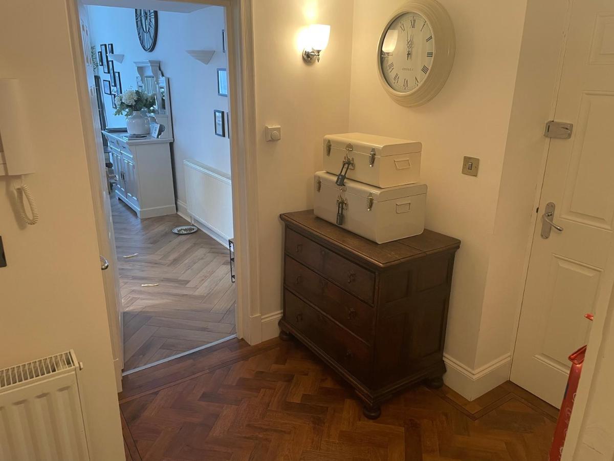 Stunning 2-Bed-2Bath Apt In Whitby With Parking Appartement Buitenkant foto